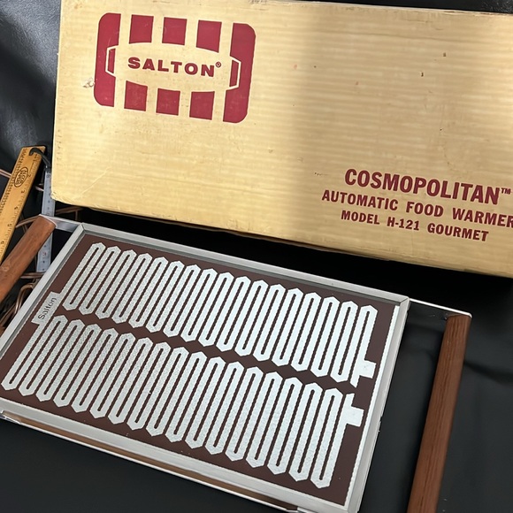 Salton Cosmopolitan Automatic Food Warmer (model H-121 Gourmet) - Picture 8 of 8